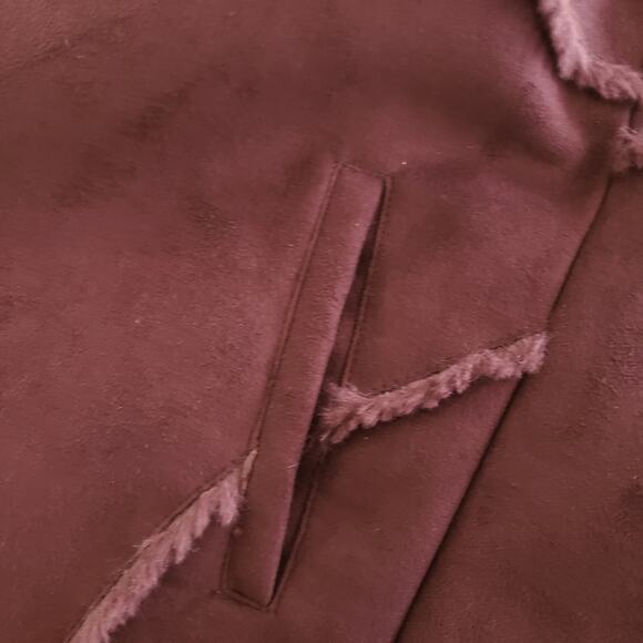 Sioni Hippie Chic Wine color Faux Suede Faux Shearling Fur Vest Size Medium - Picture 6 of 9